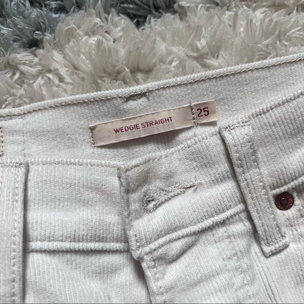 Levi’s wedgie straight corduroy